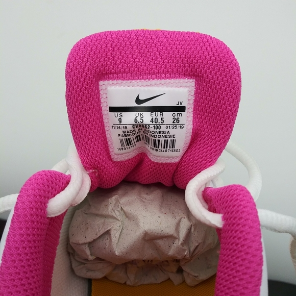 NIKE Tanjun Womens Sneakers - Picture 9 of 9